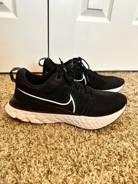 Womens Nike React Infinity Run Flyknit 3 Size 9.5 Black White Excellent Conditio